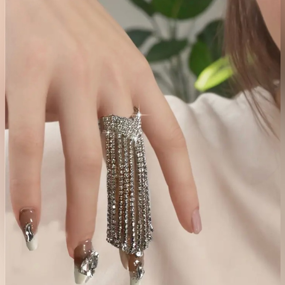 Elegant and Cute Tassel Open Fashion Ring